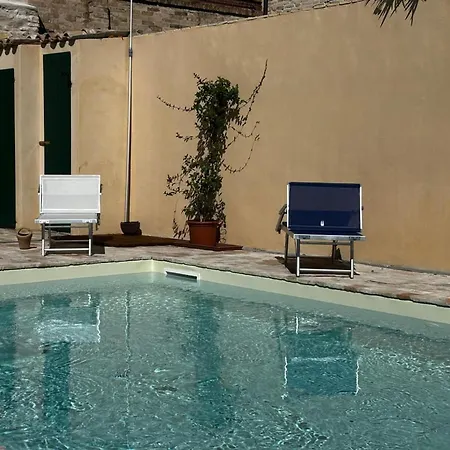 Lägenhet In With Swimming Pool